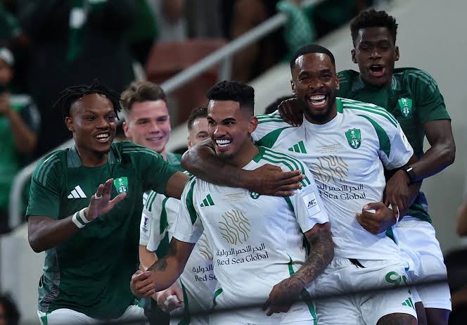 الأهلي السعودي يدرس الاعتذار عن السوبر بعد انسحاب الهلال